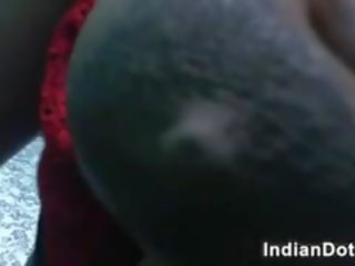 Manis india perempuan susu dia buah dada