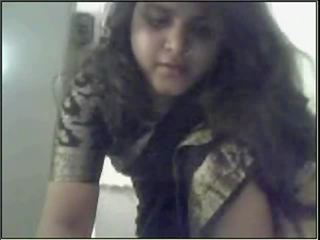 Gujarati lady nadia exposing - desibate*