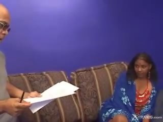 Petite indian chick loves to suck on a lucky pecker